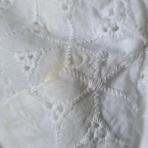 10 for $25 - Zara Infant Girls White Hat with Chin Strap - Picture 2 of 4